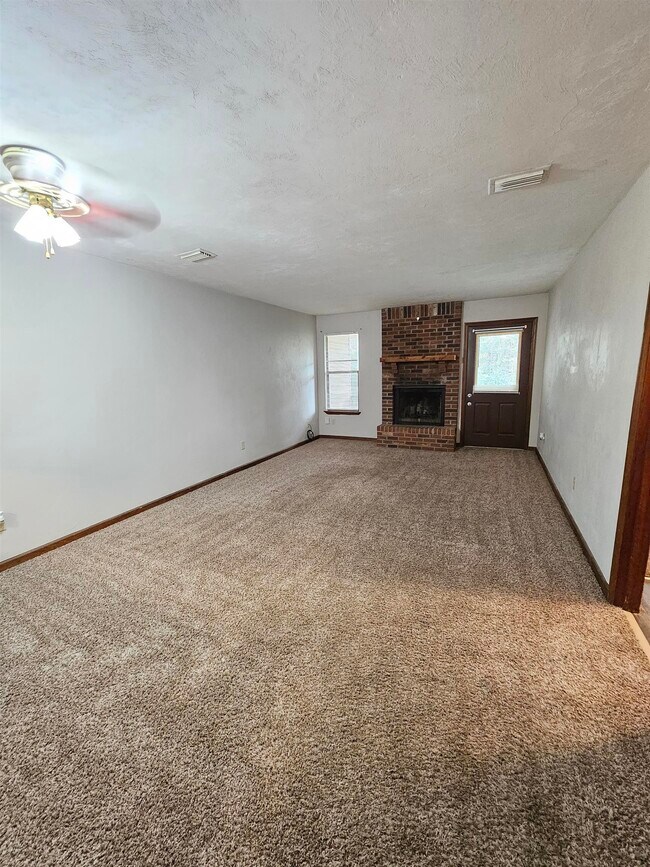 Building Photo - 2917 Woodrich Dr