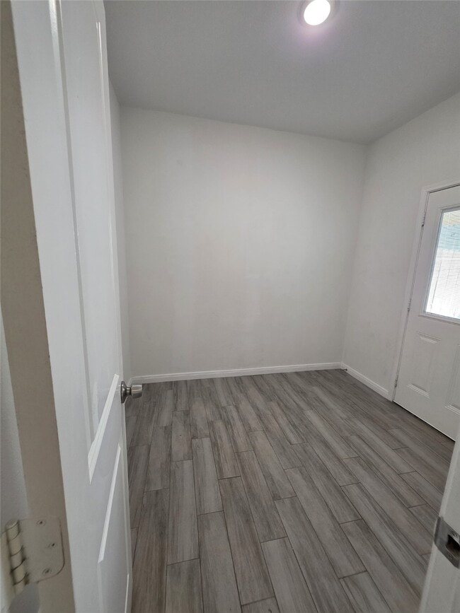 Building Photo - 825 Omeara