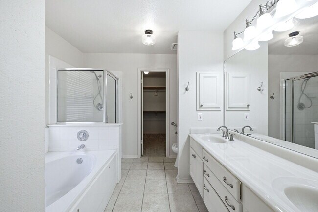 Building Photo - 4 Bedroom home with ZERO carpet close to RAFB