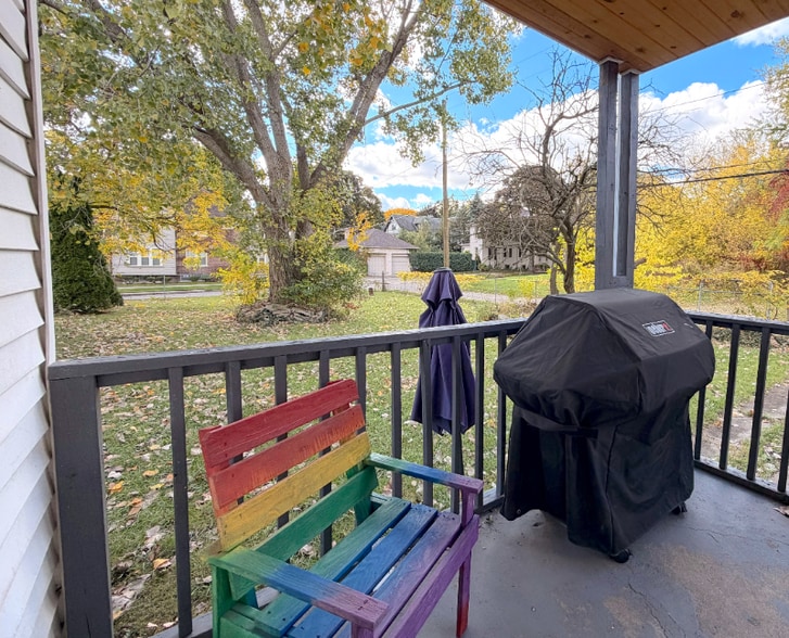 Building Photo - 1419 Fischer St