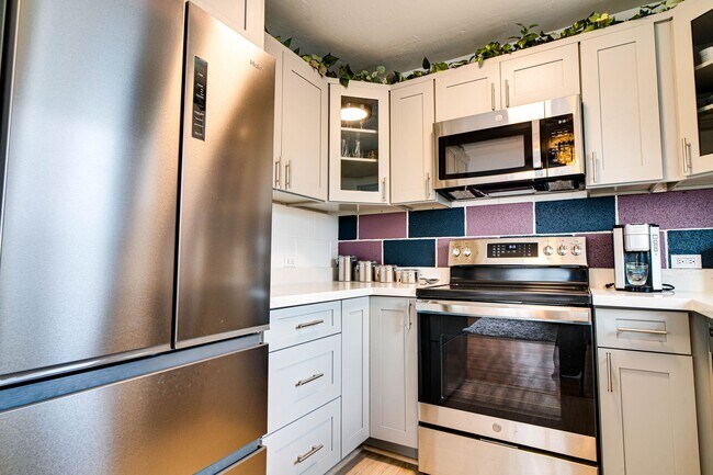 Building Photo - Fully-Furnished One Bedroom at Ala Wai Cove