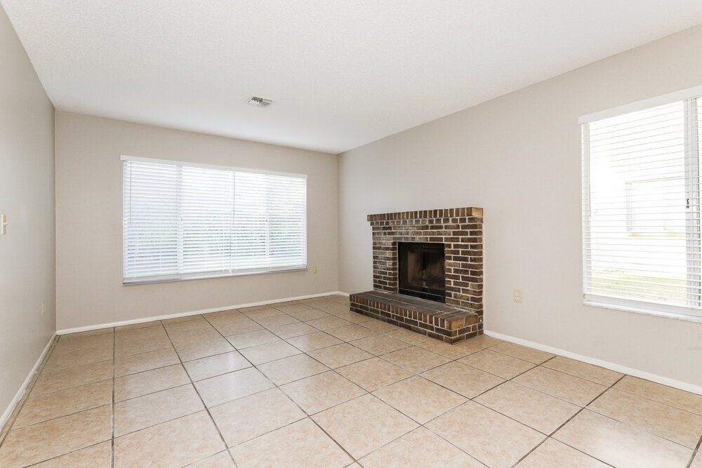 Building Photo - 856 Buttercup Dr