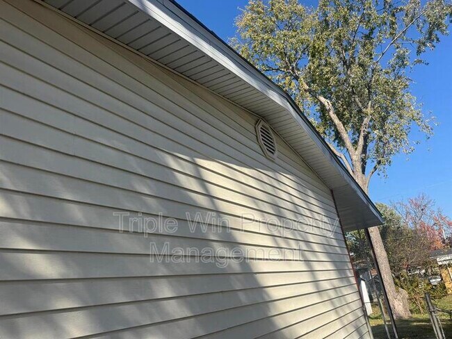 Building Photo - 775 Crabapple Ln