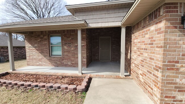 Building Photo - 2002 S Frankfort Ave