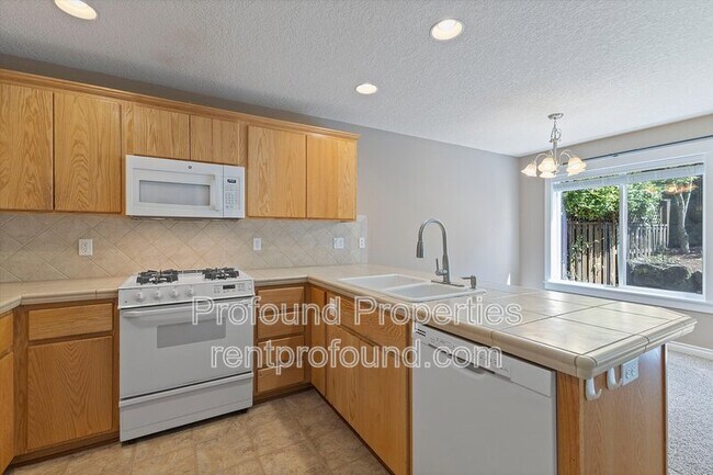 Building Photo - 20176 SW Bernice Ln