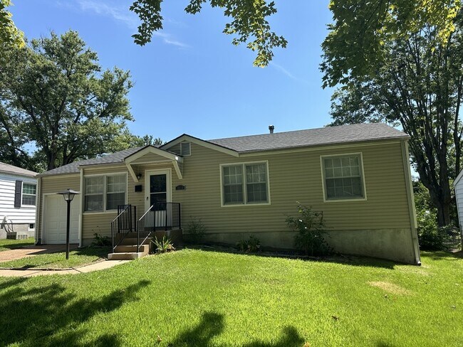 Building Photo - 10110 Tappan Dr