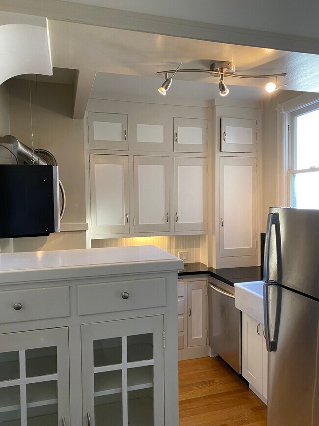 Building Photo - 741 14th St