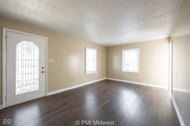 Building Photo - 4565 Brookville Rd