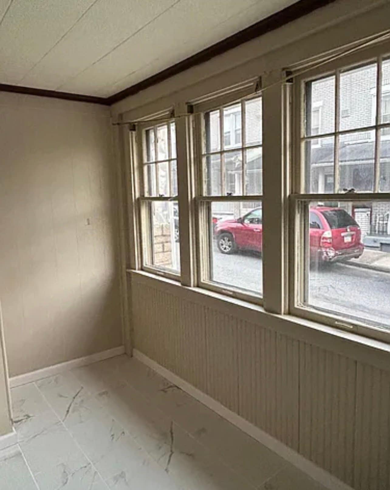 Building Photo - 417 1/2 E Ct St