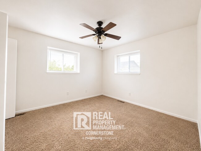 Building Photo - Spacious 2BR Townhome in Gull Lake Schools | Dog Friendly