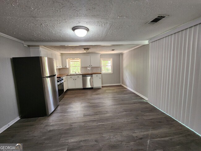 Building Photo - 4120 Fairview Dr