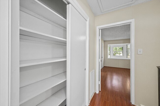 Building Photo - 7236 Crownwest St