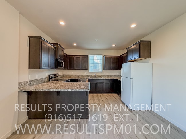 Building Photo - Stunning 4 Bedroom Home in Winding Meadow Village