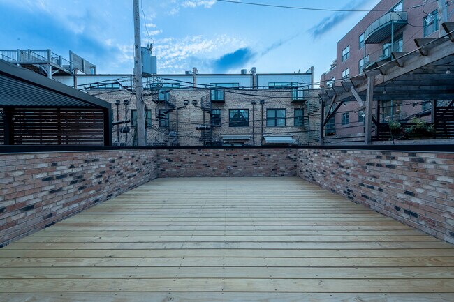 Building Photo - 28 N Throop St