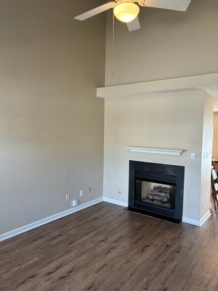 Building Photo - 1 Meadow Crossing Ct