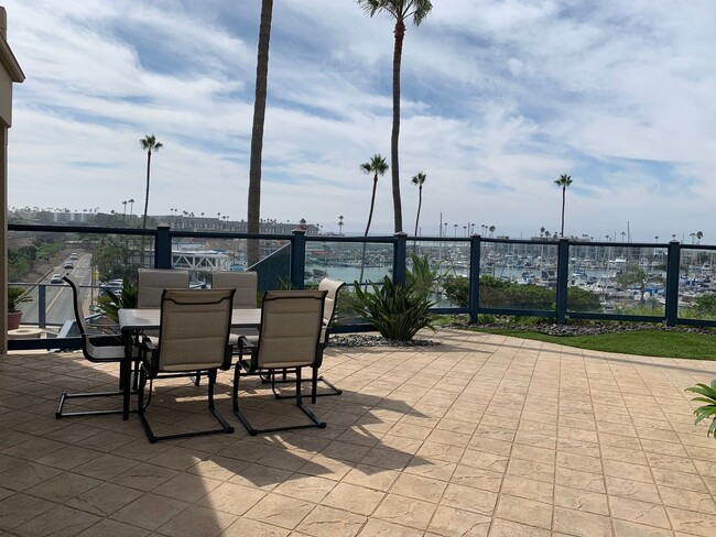 Building Photo - Panoramic views from Marina Towers Oceanside!