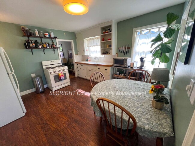 Building Photo - AVAILABLE JULY - 2 Bed/ 1 Bath shared home near Downtown SLO