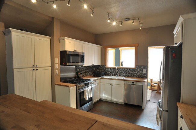 Building Photo - Charming A-Frame Home on 1 Acre