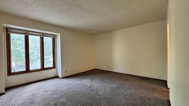 Building Photo - Doral Apartments