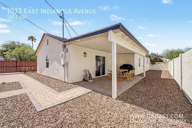 Building Photo - 1033 E Indianola Ave