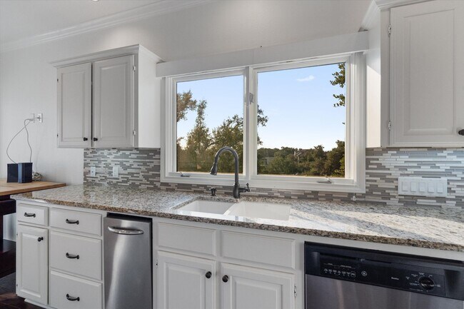 Building Photo - 106 Confidence Cove