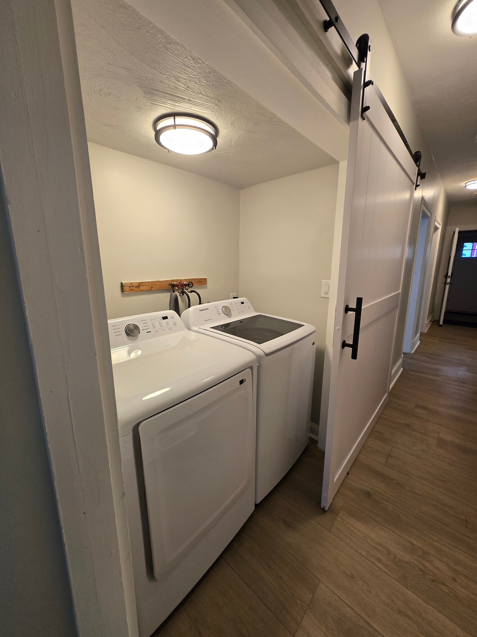 In Unit Laundry - 4 Woodville Ter