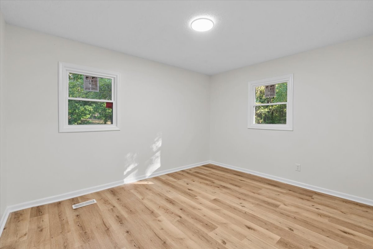 Building Photo - 718 Miles St