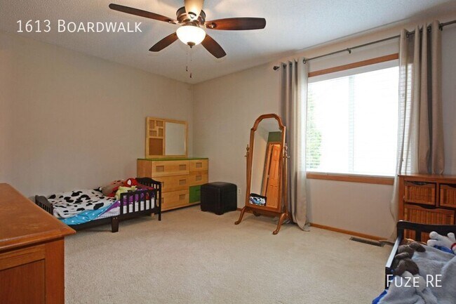 Building Photo - 1613 Boardwalk-