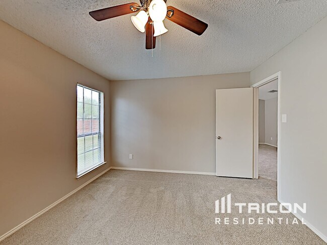 Building Photo - 227 Lemon Dr