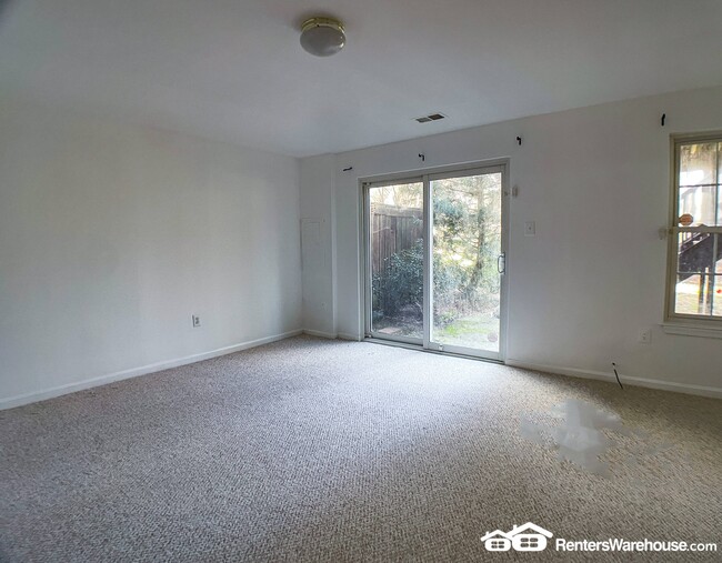 Building Photo - 13 Tivoli Lake Ct