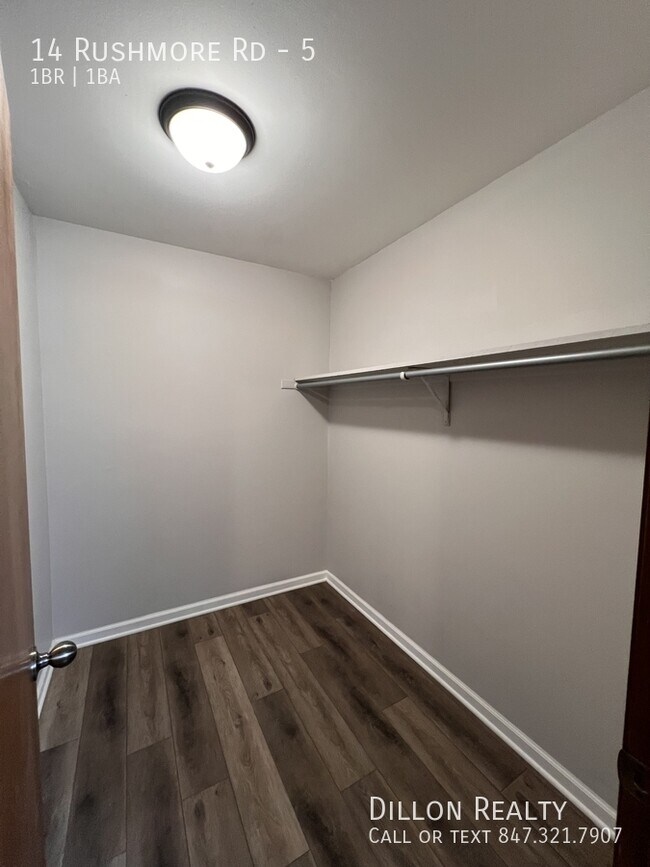 Building Photo - 14 Rushmore Rd