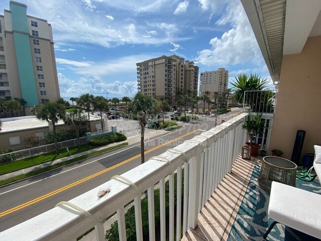 Building Photo - 1412 1st St N