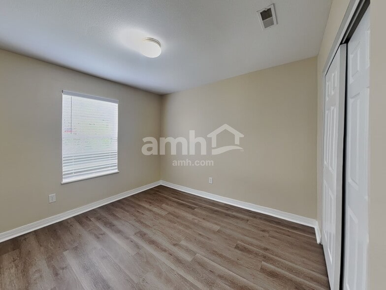 Building Photo - 2438 Pinebark Dr