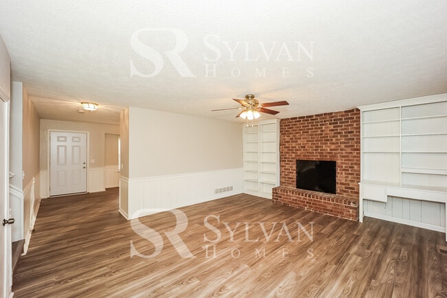 Building Photo - This charming 3BR, 2BA home is ready for you!