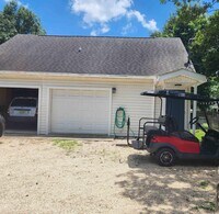Building Photo - 1009 Bay Dr
