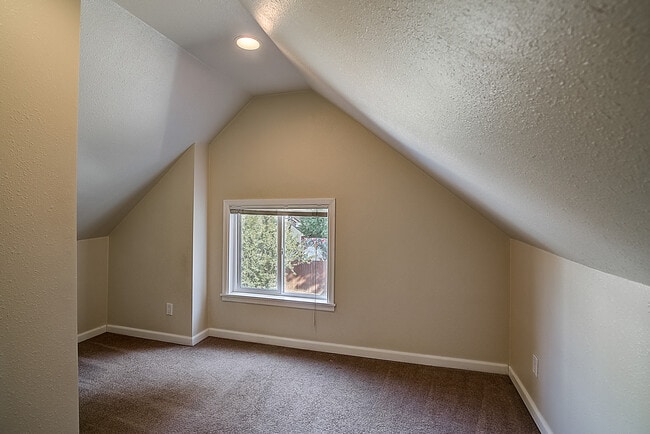 Building Photo - 5624 Brooklyn Ave NE