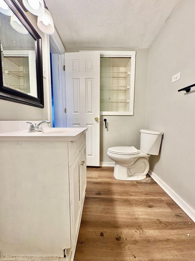 Building Photo - 919 S 25th St