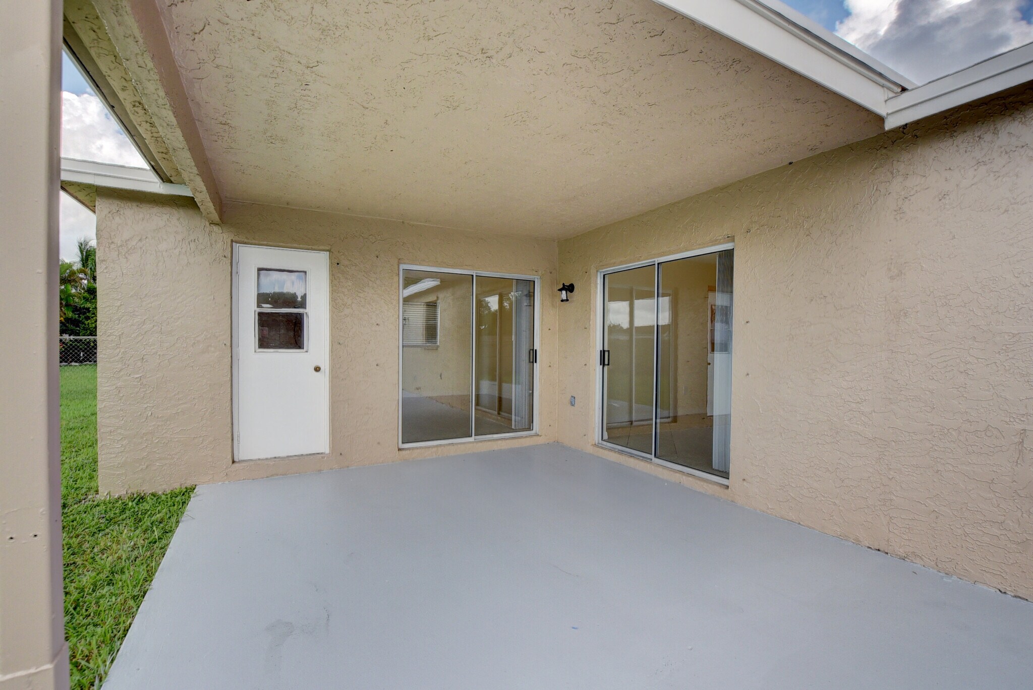 Building Photo - 10870 Eureka St
