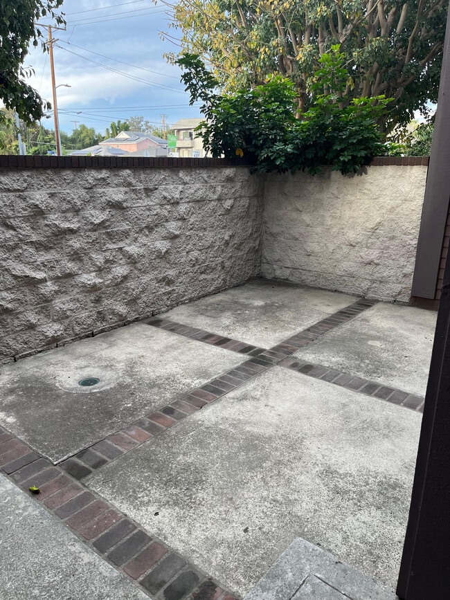 Building Photo - 13000 Mindanao Way