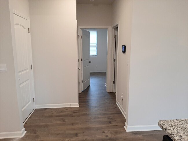 Building Photo - 3085 White Hbr Dr