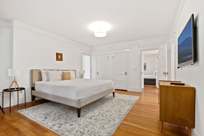 Building Photo - 6bd/3.25ba Seattle House