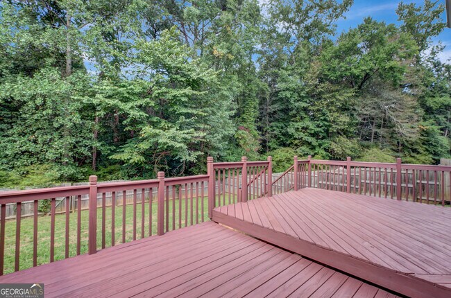 Building Photo - 77 Crescent St