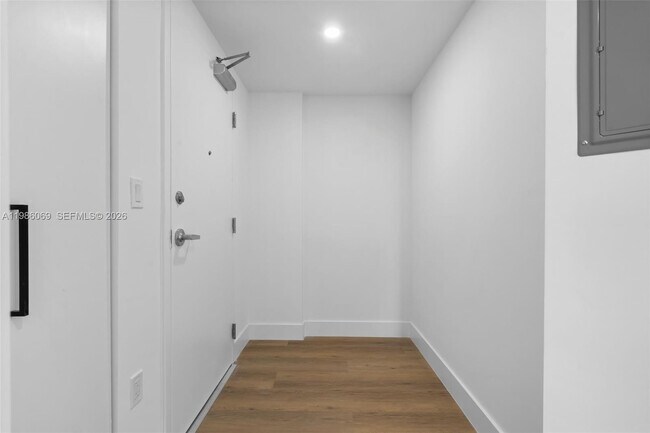 Building Photo - 2479 NE 192 St