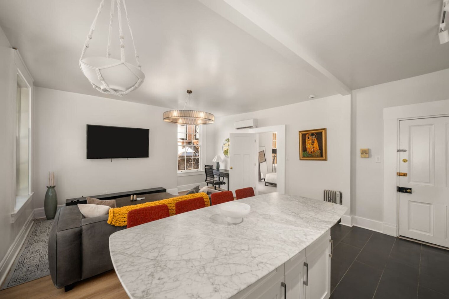 Building Photo - 1326 Broadway