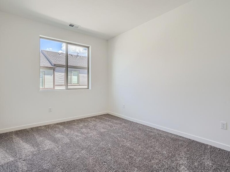 3rd Bedroom - 6361 Nelson Way
