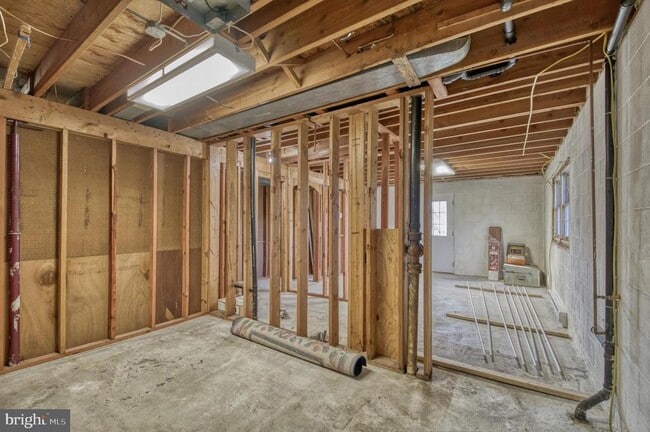 Building Photo - 36960 Glendale St