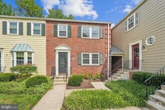 Building Photo - 6672 Hillandale Rd