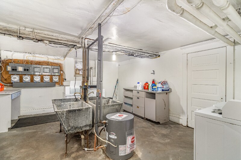 Building Photo - 822 W 35th St