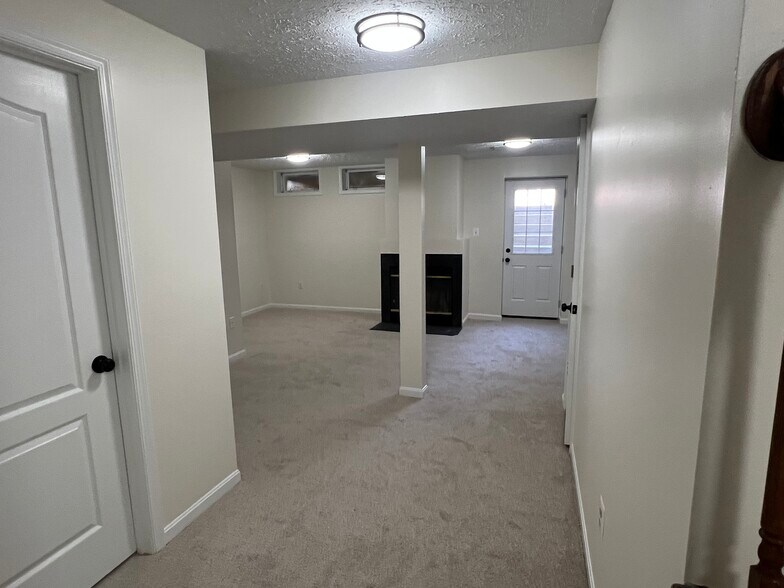 Building Photo - 2136 Riding Crop Way