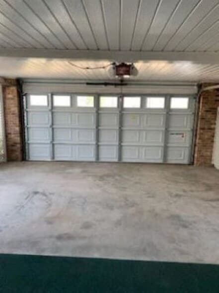 Building Photo - 255 E Scenic Dr